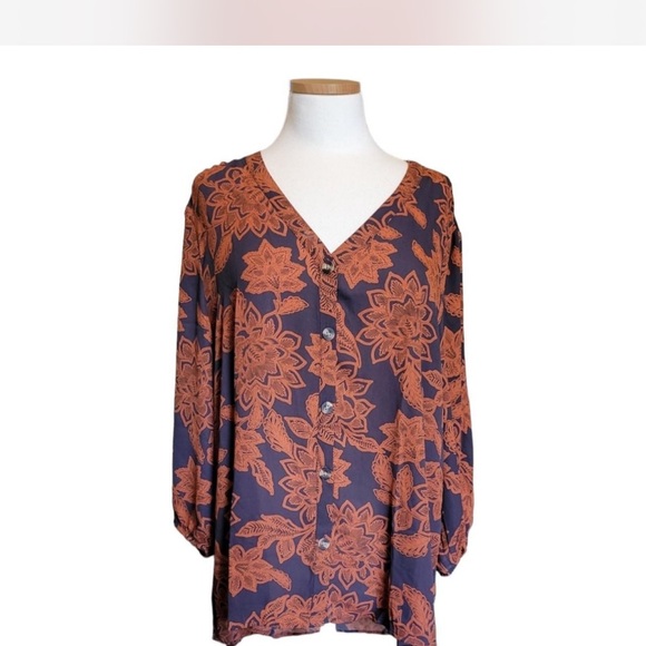 Maurices Medium Orange and Charcoal Floral 3/4 Button Up Blouse - Picture 4 of 8